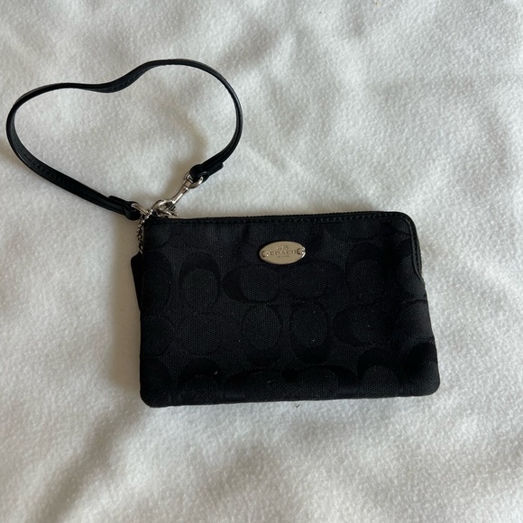 Coach black hand wallet - Picture 1 of 7